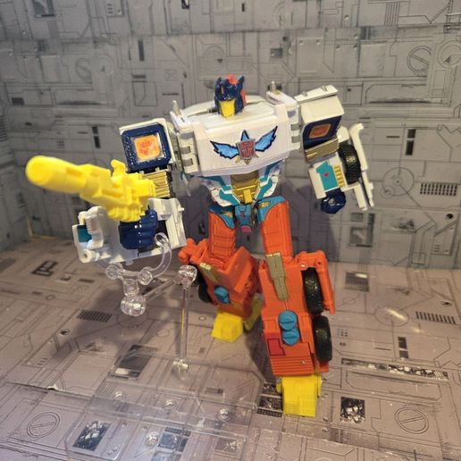 Transformers Predator and Turbomaster parts for modern figures and customs.