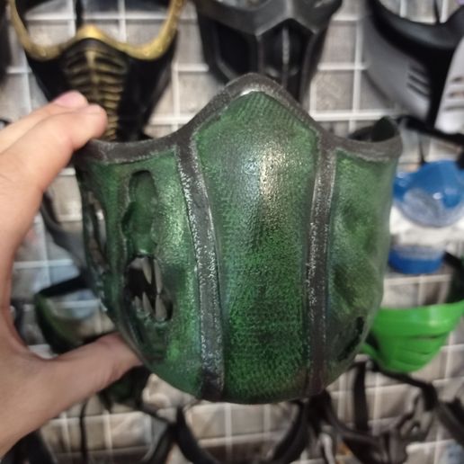 IMG_20211124_081812.jpg Reptile mask from Mortal Kombat