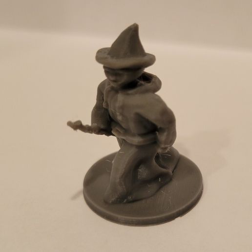 🧙 Gnome Wizard or Sorcerer TTRPG Mini・Free STL File for 3D printing・Cults