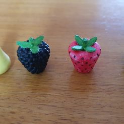 Ensemble.jpg Fruit-shaped pawns