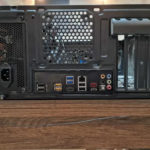 440010729_1103278760728154_1914604978663415609_n.webp Gigabyte X470 AORUS ULTRA GAMING shield