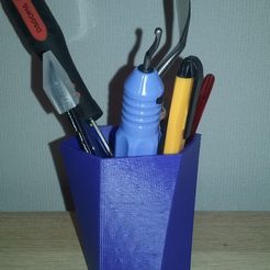 20181201_184247.jpg Fichier STL gratuit pot à crayon hexagonal・Modèle imprimable en 3D à télécharger