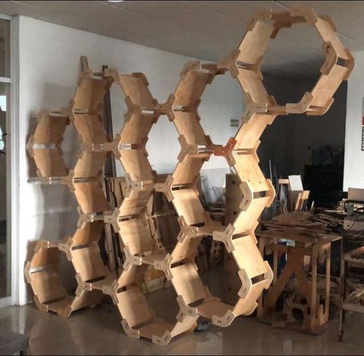 wall-2.jpg Sechseckige Wand