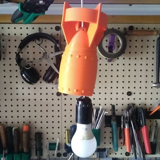 2019-03-23_10.40.01.jpg Bomblamp