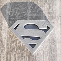 IMG_20200131_171106.jpg Fichier 3MF Insigne Superman・Modèle à télécharger et à imprimer en 3D