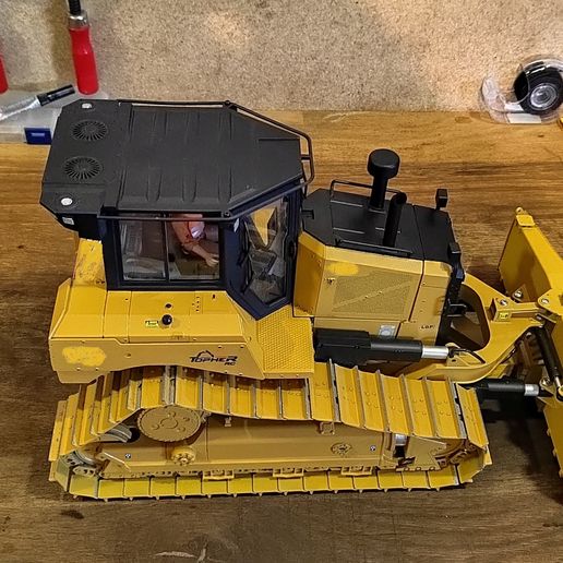 IMG_20230819_161504.jpg bulldozer D6 1/14 RC