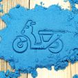 moto 3.jpg 3 MOTORCYCLES - SET OF MOTORBIKE BISCUIT CUTTERS. SHORT FONDANT MASS AND VEHICLE CLAY - 8-10cm