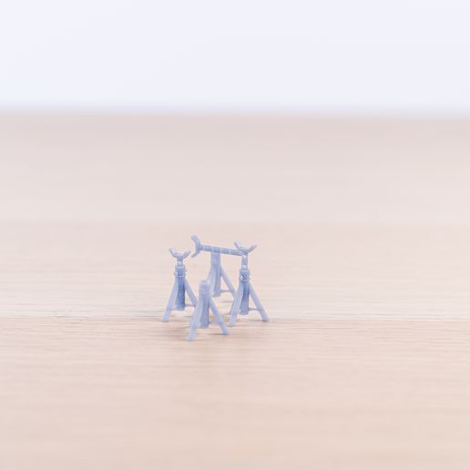 _DSC3390.jpg 1/24 scale workshop trestles_V2