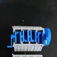 20221104_075326.jpg V8 engine with moving pistons