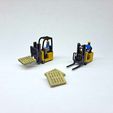 SFL01.jpg N Scale Small Forklift with Female Driver and Wood Pallet
