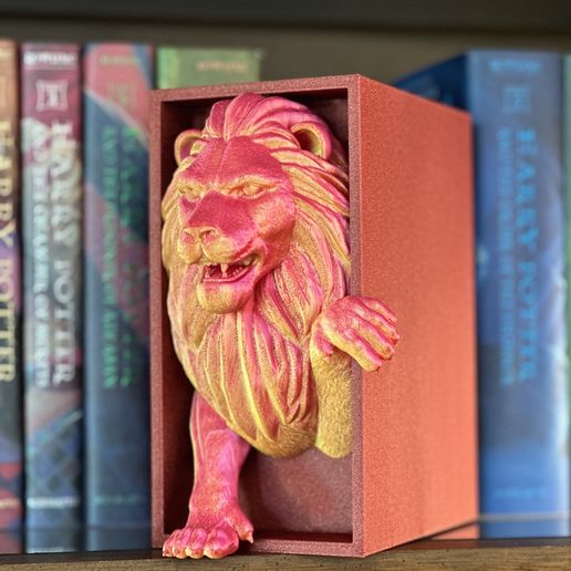 Lion Emerging- Gryffindor Inspired Book Nook - 3D model önizlemesi