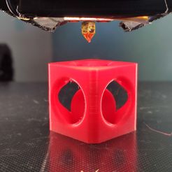 1690472872894.jpg Fichier STL gratuit Boule dans un cube・Plan à télécharger et à imprimer en 3D
