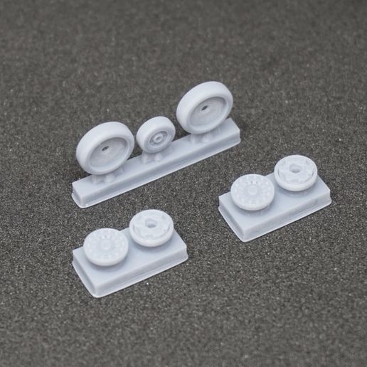 sample1.jpeg F-16  MLU Wheels  (1/72)
