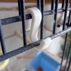 cage-door-hooked_display_large.jpg Бесплатный STL файл Bird Cage Door Hooks - Hook open Bird Cage Doors for ease of access・Дизайн для загрузки и 3D-печати