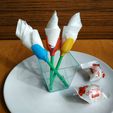 Tulip_napkin_holder_2.jpg Tulip-shaped napkin holder