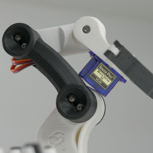 P1340099.jpg Mini Robotic Arm 💪