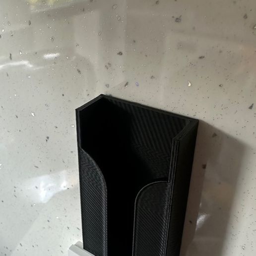 e1303b3a-fe6b-47e7-b7de-9714b0afcd8b.jpeg Briloner LED remote wall stand