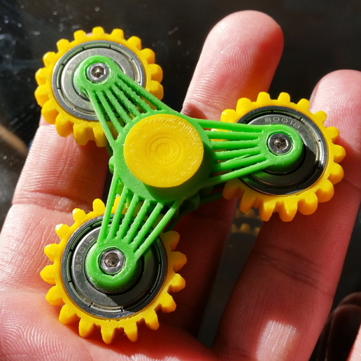 Slim gear spinner
