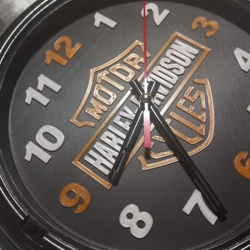 20240418_203354.jpeg HORLOGE MURALE BICOLORE HARLEY DAVIDSON
