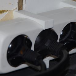 STL file Cable management box for power strip 🔌・3D printable