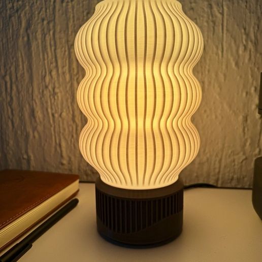 Ola" Table Lamp - Wavy and Sculptural Design - 3D model önizlemesi