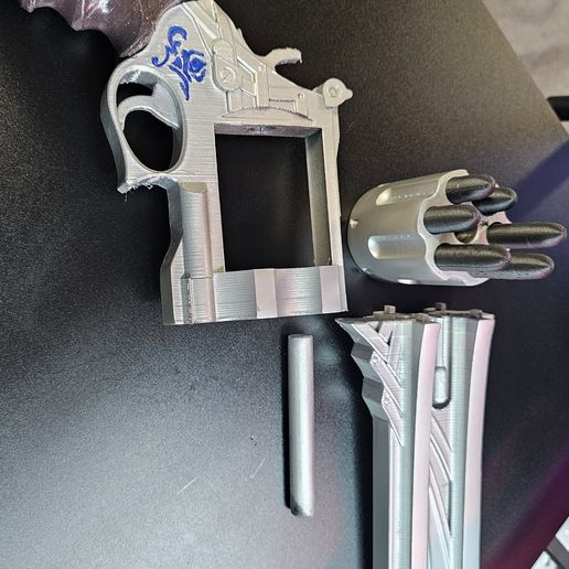 DMC5 Nero Blue Rose Gun Cosplay 3D print model