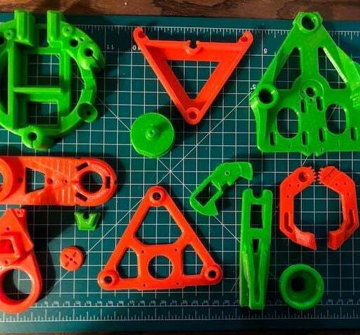 Brazo robótico Arduino (OPEN SOURCE) + APP de control Python + EXTRAS