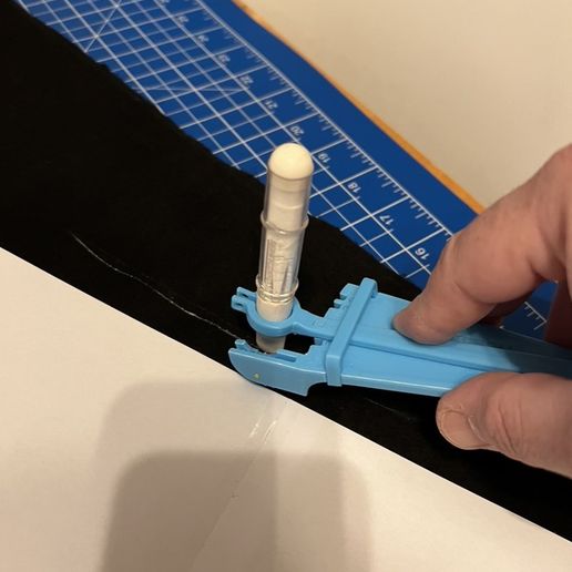 da737dde-38f5-4acb-a8a8-46cd86fb599c.jpg Chaco liner holder with fixed, easy to use seam allowance setting