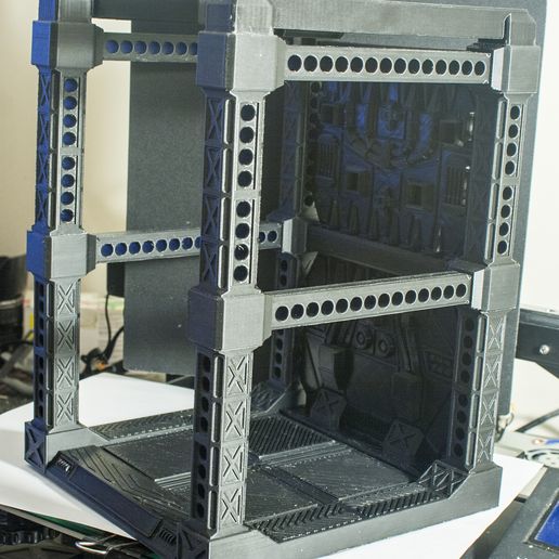 20240331-IMG_0005.jpg Hangar modular para exposição de Gunpla