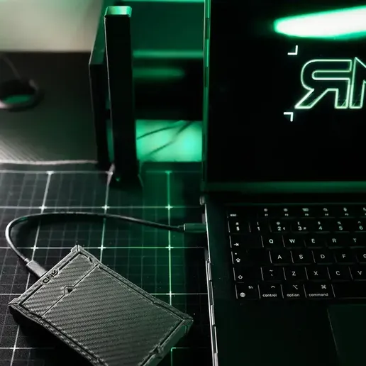 DREL1839f.jpg.webp HARDDRIVE ENCLOSURE