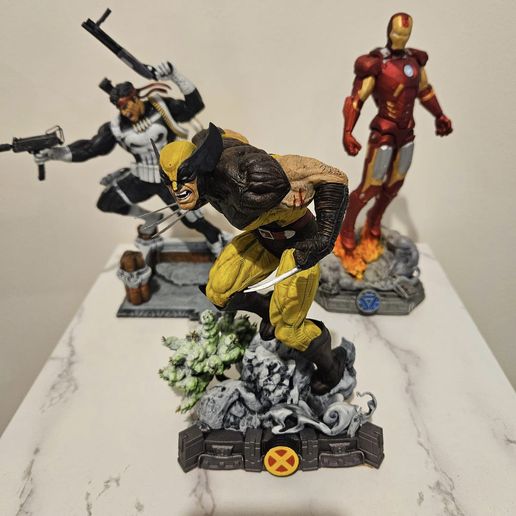 MARVEL Wolverine PVC Diorama ウルヴァリン Amazon.com: Marvel Gallery: Weapon X PVC Figure, Multicolor