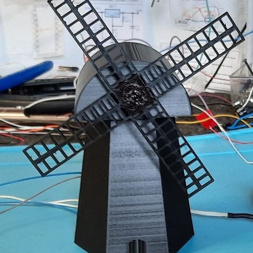 Windmill for electric train / Moulin à vent pour train électrique 3D model