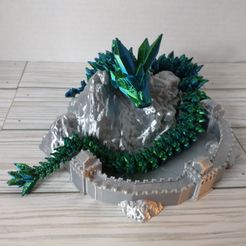 ArticulatedDragonStand.jpg STL file Crystal Dragon Display Stand Holder Great Wall of China Diorama for Articulated Dragons Figurines and Flexi - one piece print in place・Model to download and 3D print