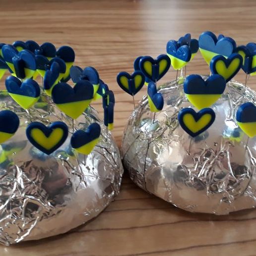 Pins to support UKRAINE 3D model