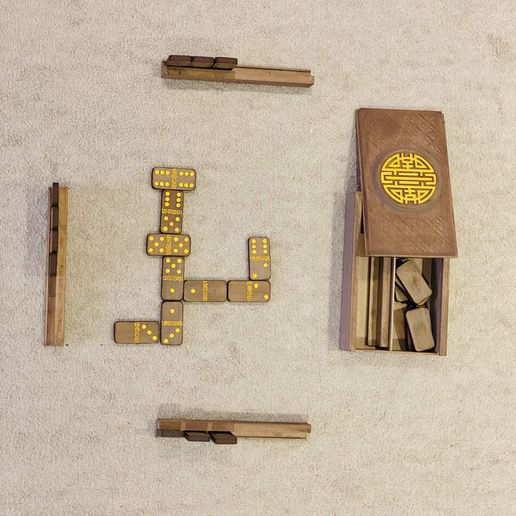 3BA4FAEF-69C6-4CC4-9529-E23FC6BA499B.jpeg Domino Double 6 Set