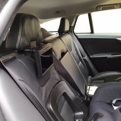 IMG_20210116_134204-min.jpg Volvo V60 Backseat headrest mount for display