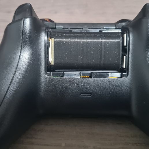 5275a794-fc74-491a-b0aa-c334ae9c2c2b.jpg Xbox One Controller Custom Battery case