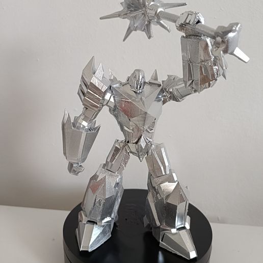 Megatron-FOC-1-Front.jpg Megatron Fall of Cybertron Pose 1