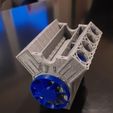 20221019_184933.jpg V8 engine with moving pistons