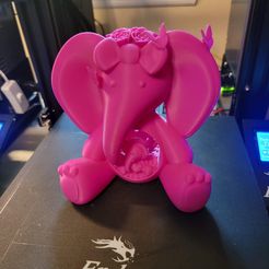 Cute mom elephant and her little elephants printed in place without supports