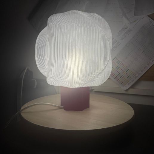 Wavy Lamp - 3D model önizlemesi