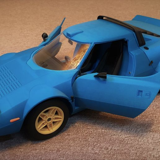 010.JPG Lancia Stratos - Modèle réduit à l'échelle 1:10