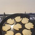 WhatsApp-Image-2022-10-05-at-16.50.55.jpeg Hand cookie cutter - 2 sizes